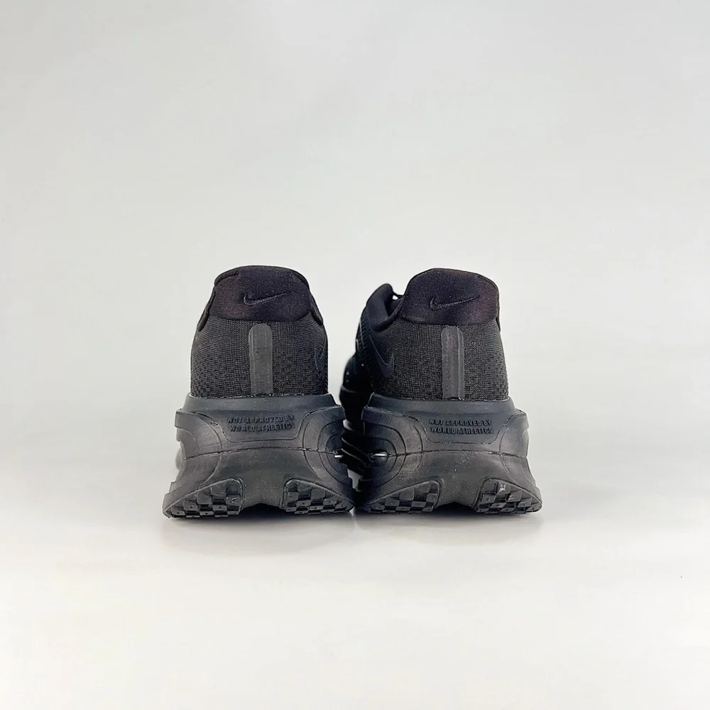 Nike Men’s Black Air Zoom Vomero premium Running Shoes
